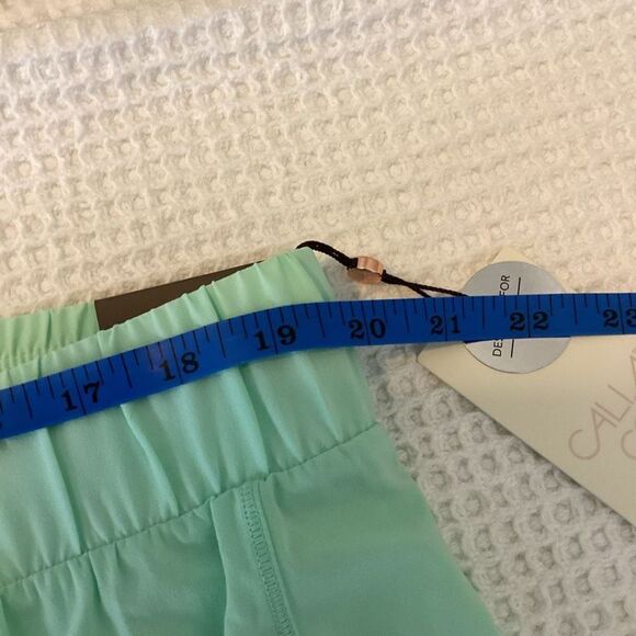 Ladies Calia by Carrie Underwood Run Collection High-Rise 2-in-1 run shorts 2XL - Picture 6 of 7